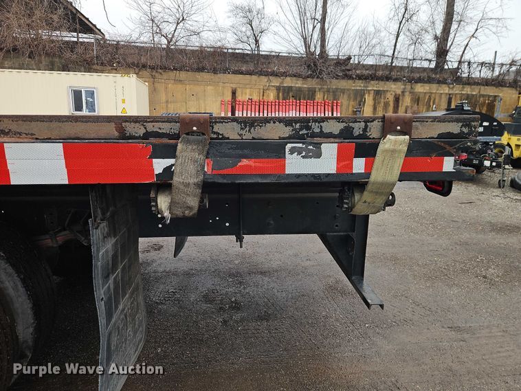 image for item EO7065 2009 International 4300 flatbed truck