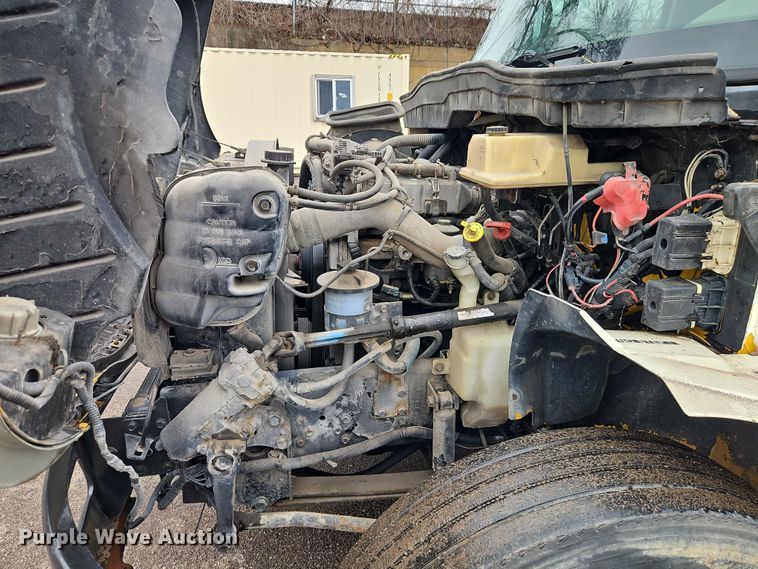 image for item EO7065 2009 International 4300 flatbed truck