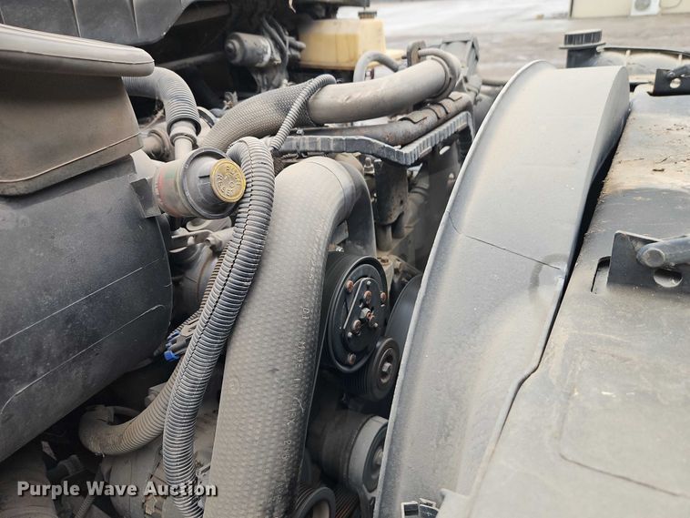 image for item EO7065 2009 International 4300 flatbed truck