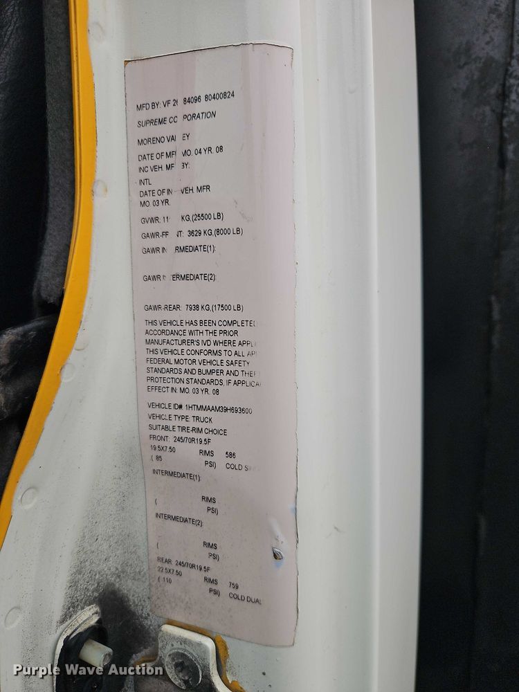 image for item EO7065 2009 International 4300 flatbed truck