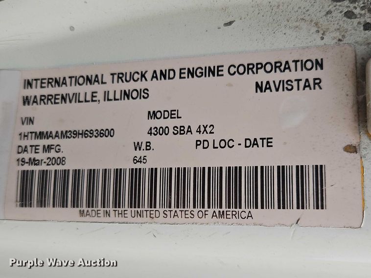 image for item EO7065 2009 International 4300 flatbed truck