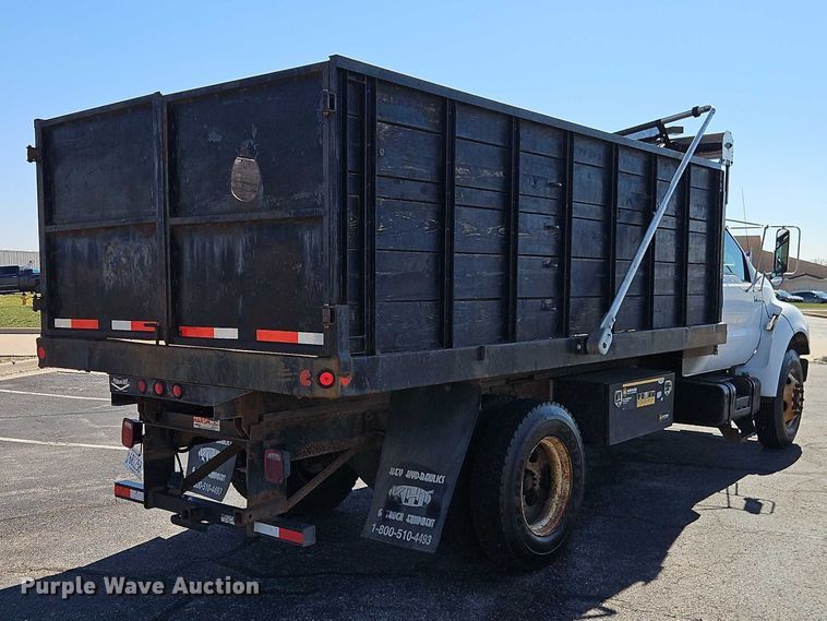 image for item EO7072 2000 Ford F650 Super Duty dump flatbed truck