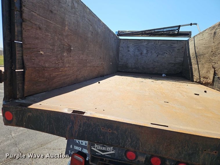 image for item EO7072 2000 Ford F650 Super Duty dump flatbed truck