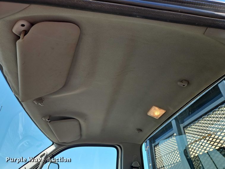 image for item EO7072 2000 Ford F650 Super Duty dump flatbed truck