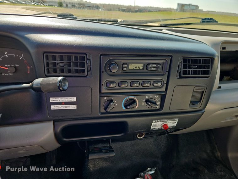 image for item EO7072 2000 Ford F650 Super Duty dump flatbed truck