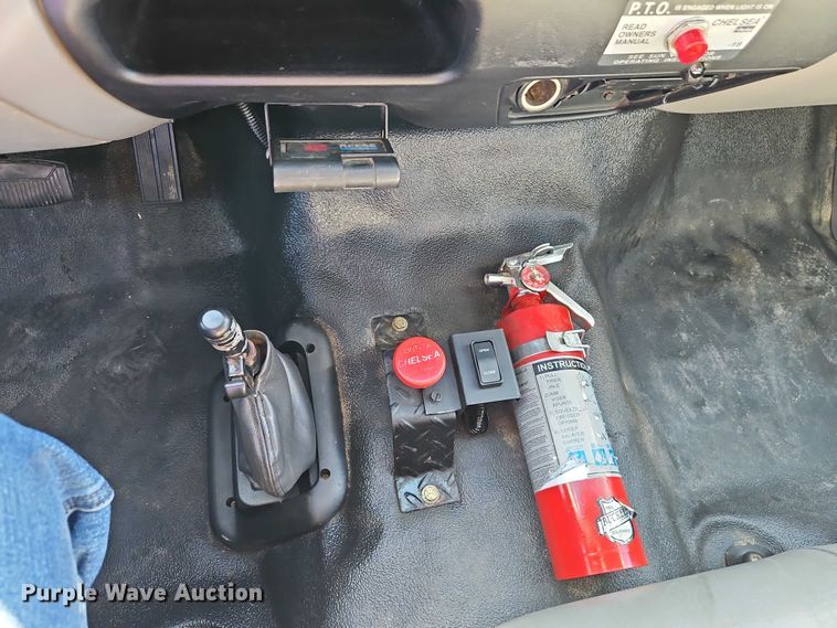 image for item EO7072 2000 Ford F650 Super Duty dump flatbed truck