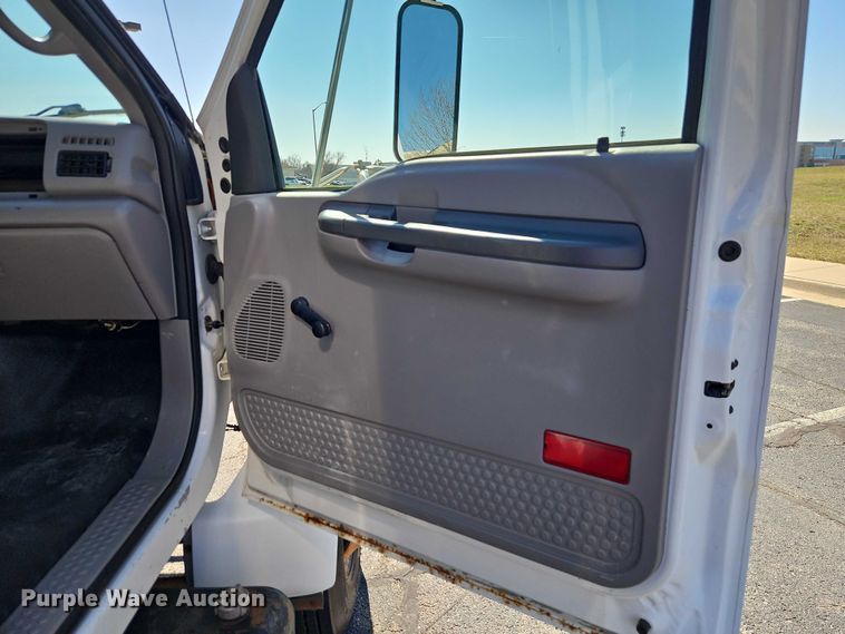 image for item EO7072 2000 Ford F650 Super Duty dump flatbed truck