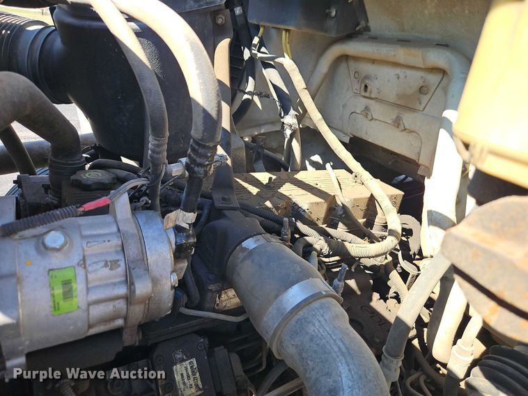 image for item EO7072 2000 Ford F650 Super Duty dump flatbed truck