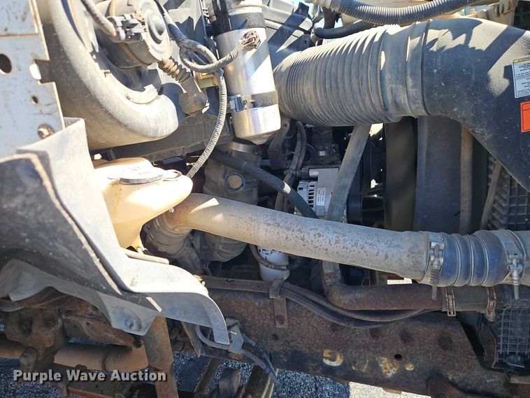 image for item EO7072 2000 Ford F650 Super Duty dump flatbed truck