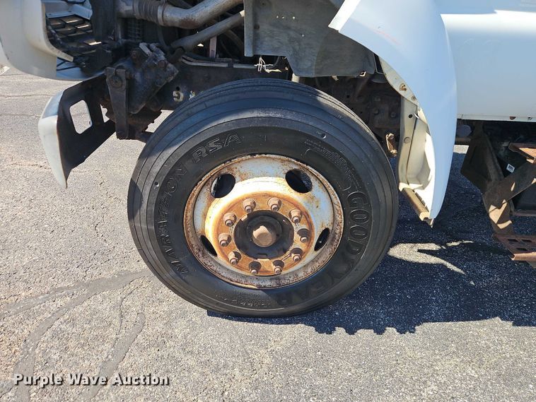 image for item EO7072 2000 Ford F650 Super Duty dump flatbed truck