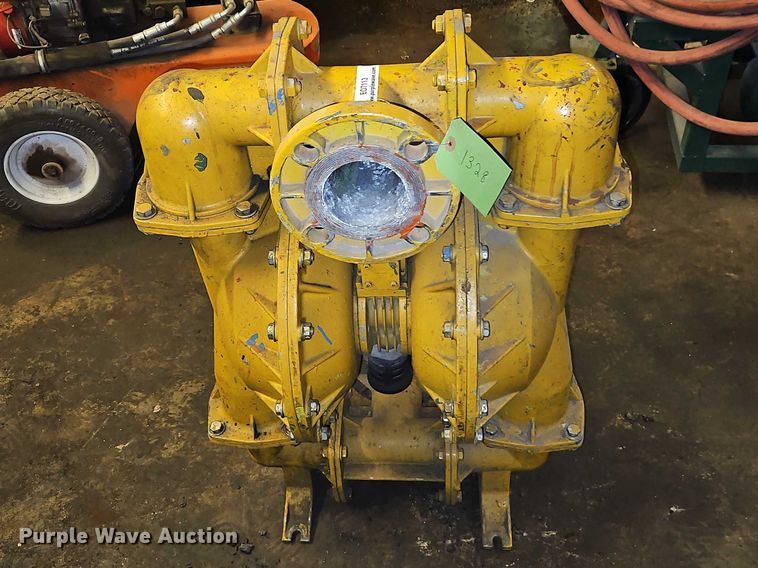 image for item EO7113 Versa-Matic pneumatic diaphragm pump