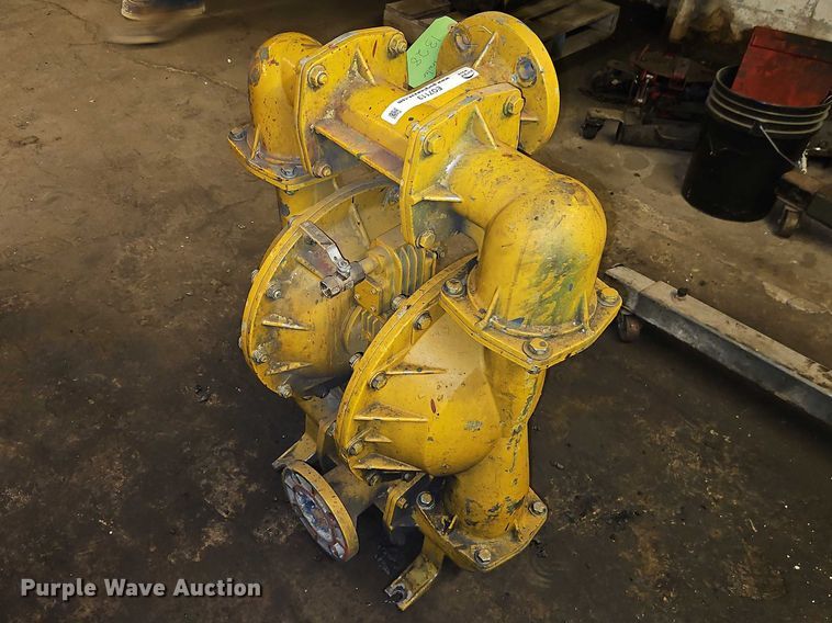image for item EO7113 Versa-Matic pneumatic diaphragm pump