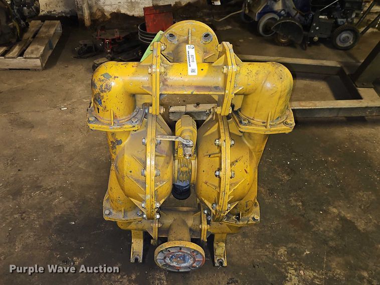 image for item EO7113 Versa-Matic pneumatic diaphragm pump