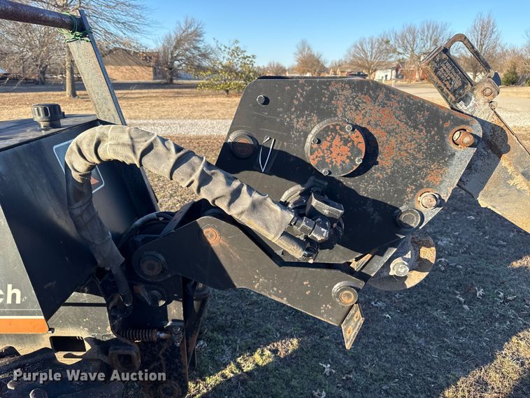 image for item ES5775 2002 Ditch Witch 410SXD trencher