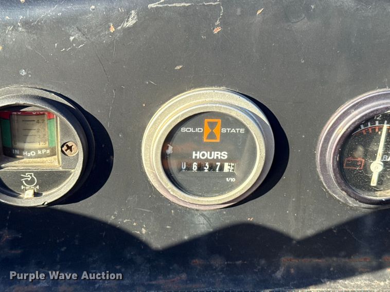 image for item ES5775 2002 Ditch Witch 410SXD trencher