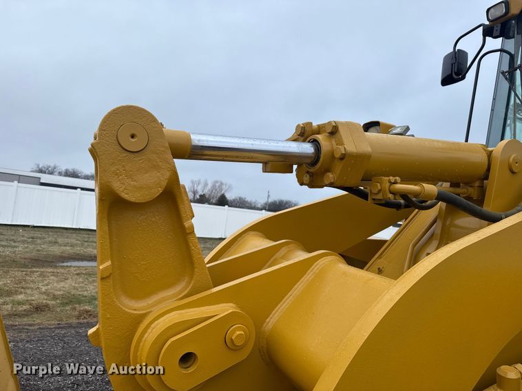 image for item ES5932 2002 Caterpillar 938G Series II wheel loader