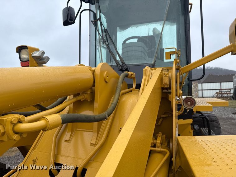 image for item ES5932 2002 Caterpillar 938G Series II wheel loader