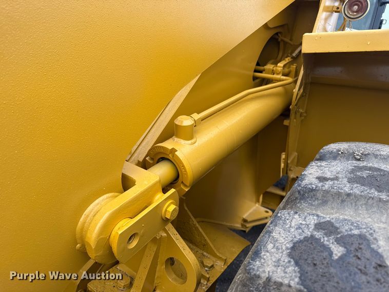 image for item ES5932 2002 Caterpillar 938G Series II wheel loader