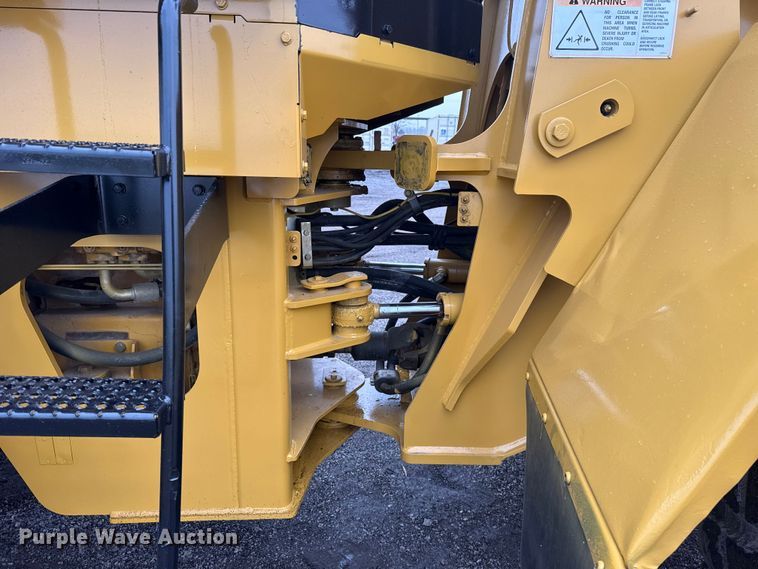 image for item ES5932 2002 Caterpillar 938G Series II wheel loader