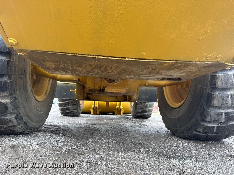 image for item ES5932 2002 Caterpillar 938G Series II wheel loader