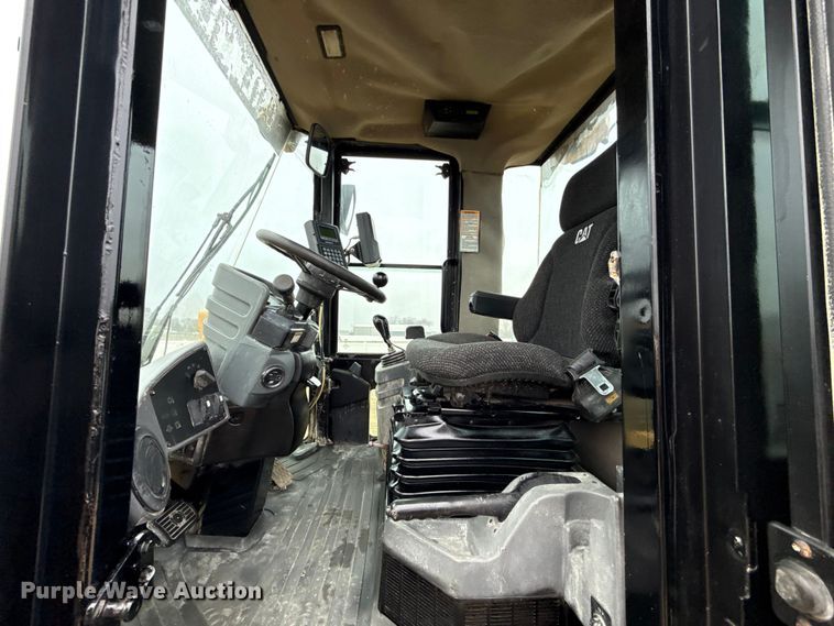 image for item ES5932 2002 Caterpillar 938G Series II wheel loader