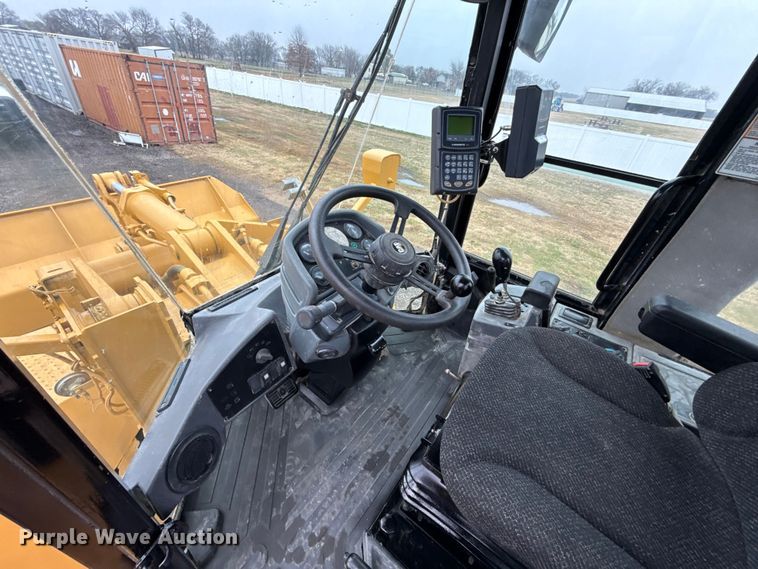 image for item ES5932 2002 Caterpillar 938G Series II wheel loader