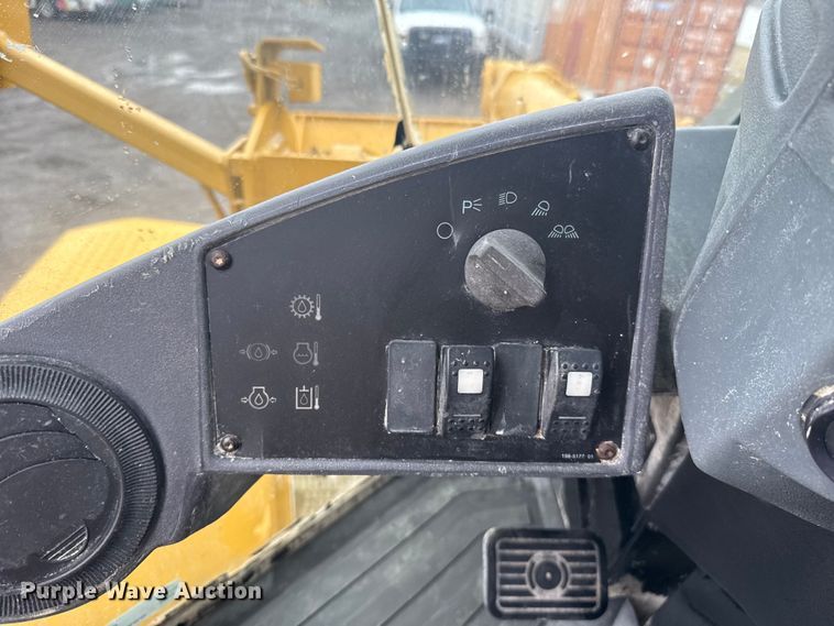 image for item ES5932 2002 Caterpillar 938G Series II wheel loader