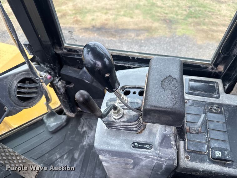 image for item ES5932 2002 Caterpillar 938G Series II wheel loader