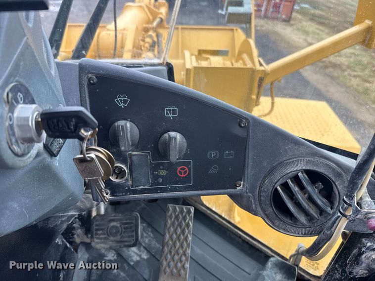 image for item ES5932 2002 Caterpillar 938G Series II wheel loader