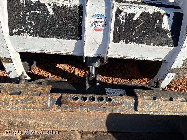 image for item ES5952 2000 Bobcat 773 skid steer loader