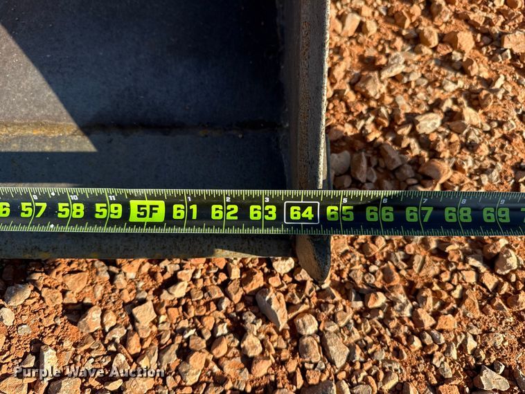 image for item ES5952 2000 Bobcat 773 skid steer loader