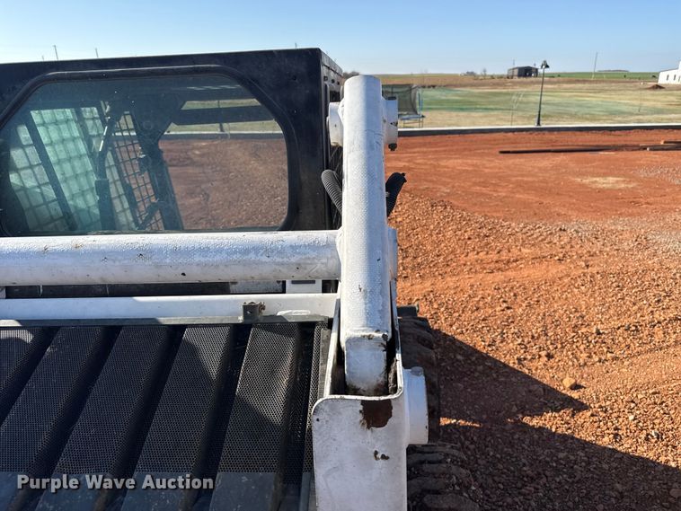 image for item ES5952 2000 Bobcat 773 skid steer loader