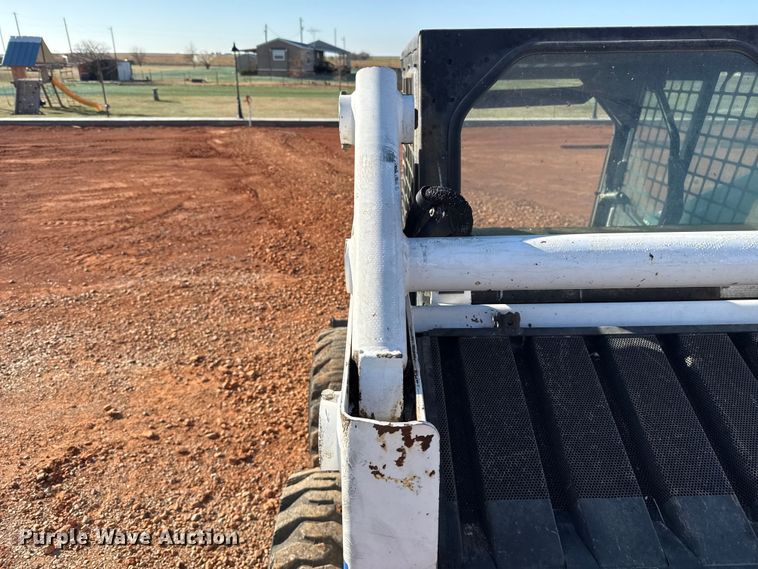 image for item ES5952 2000 Bobcat 773 skid steer loader