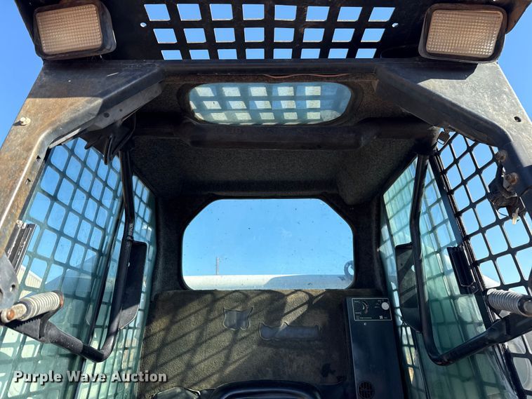 image for item ES5952 2000 Bobcat 773 skid steer loader