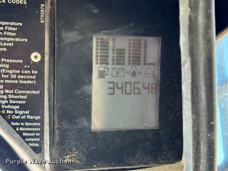 image for item ES5952 2000 Bobcat 773 skid steer loader