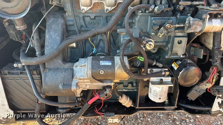 image for item ES5952 2000 Bobcat 773 skid steer loader