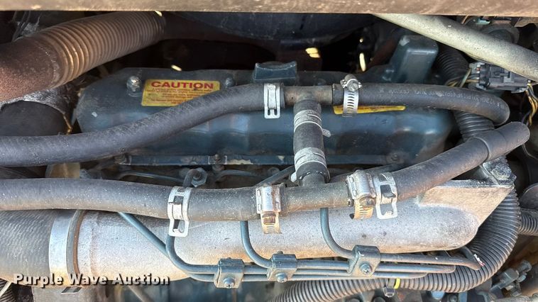 image for item ES5952 2000 Bobcat 773 skid steer loader