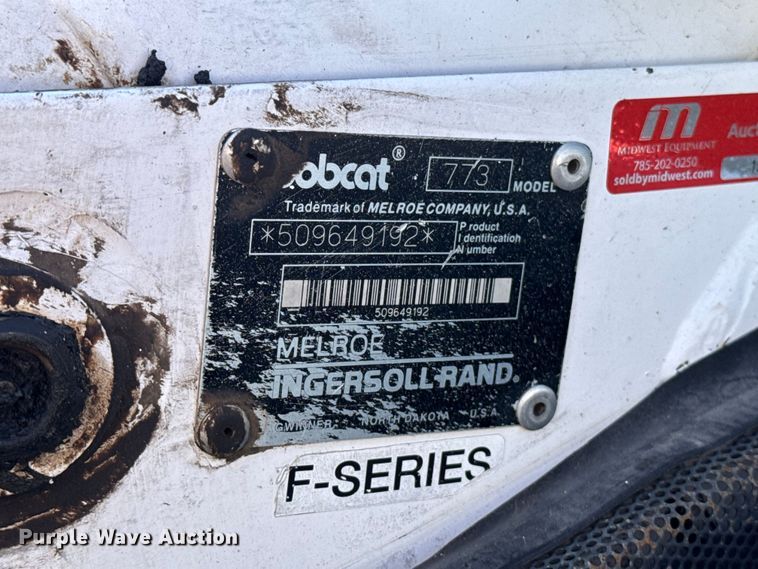 image for item ES5952 2000 Bobcat 773 skid steer loader