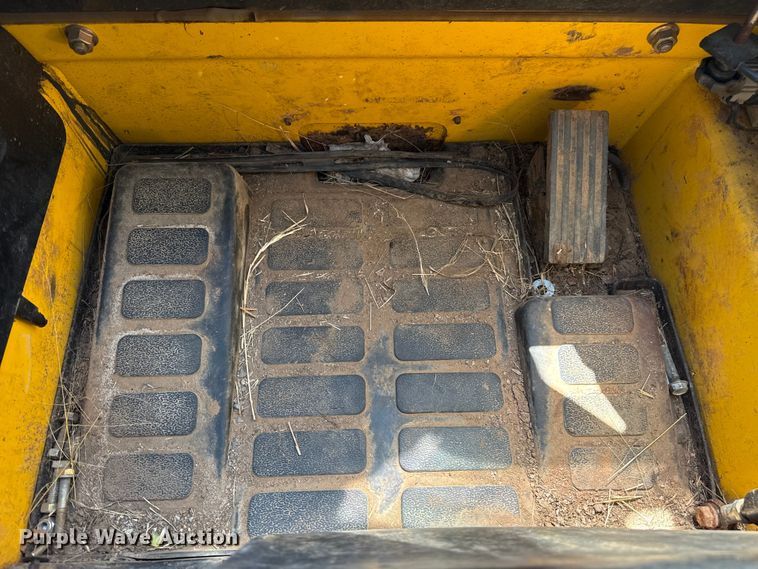 image for item ES5955 2017 New Holland C232 tracked skid steer loader