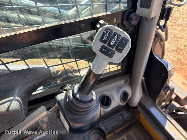 image for item ES5955 2017 New Holland C232 tracked skid steer loader