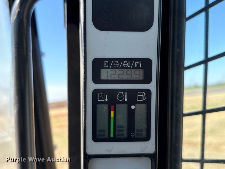 image for item ES5955 2017 New Holland C232 tracked skid steer loader