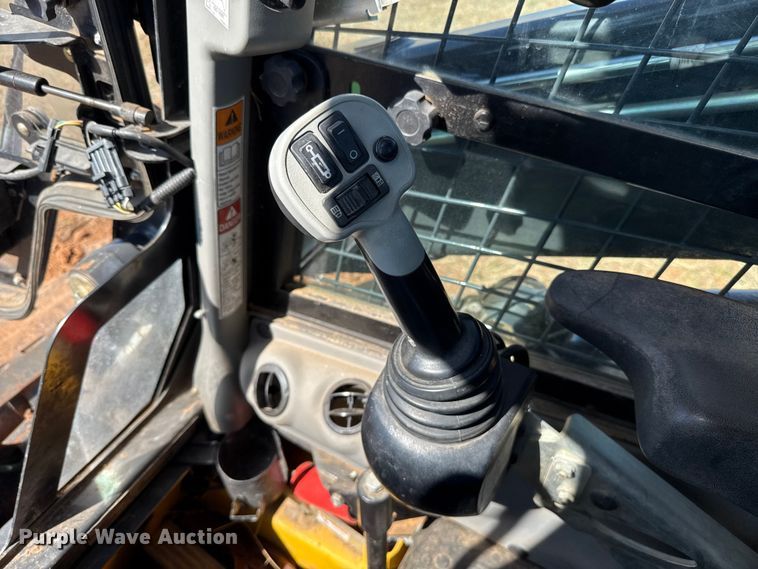 image for item ES5955 2017 New Holland C232 tracked skid steer loader