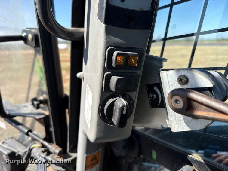 image for item ES5955 2017 New Holland C232 tracked skid steer loader