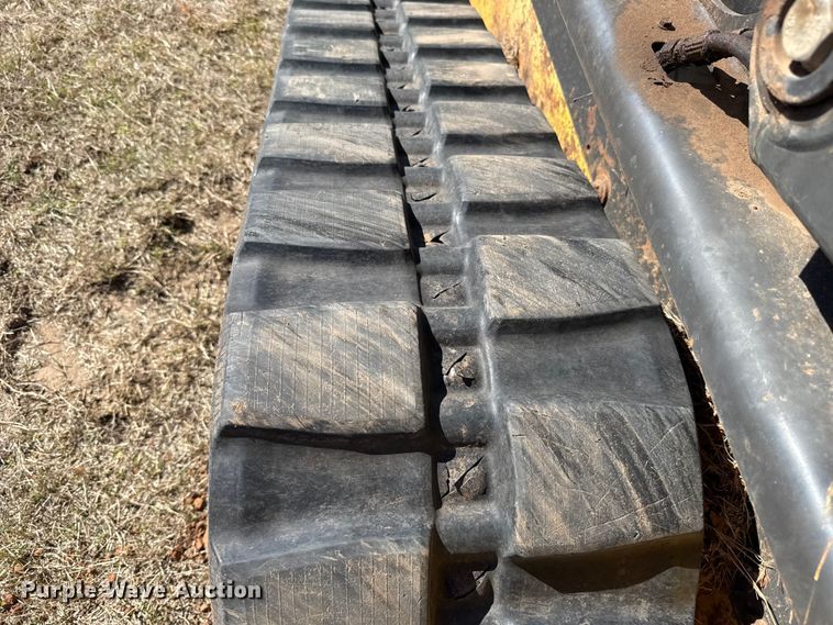 image for item ES5955 2017 New Holland C232 tracked skid steer loader