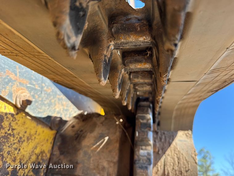 image for item ES5955 2017 New Holland C232 tracked skid steer loader