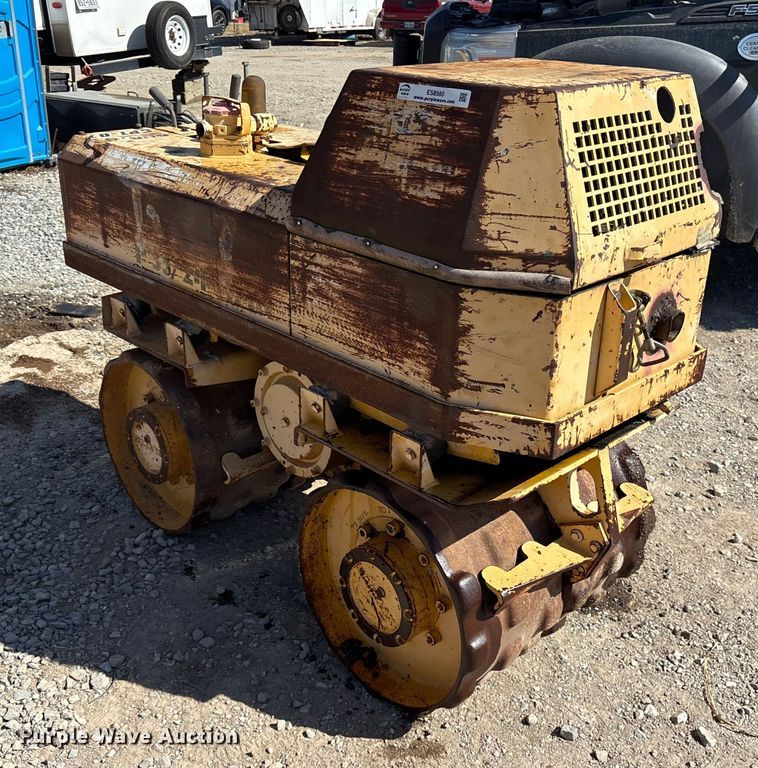 image for item ES8560 2000 Rammax P33/24 HMR trench compactor