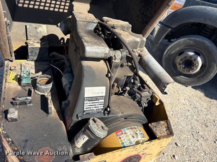 image for item ES8560 2000 Rammax P33/24 HMR trench compactor