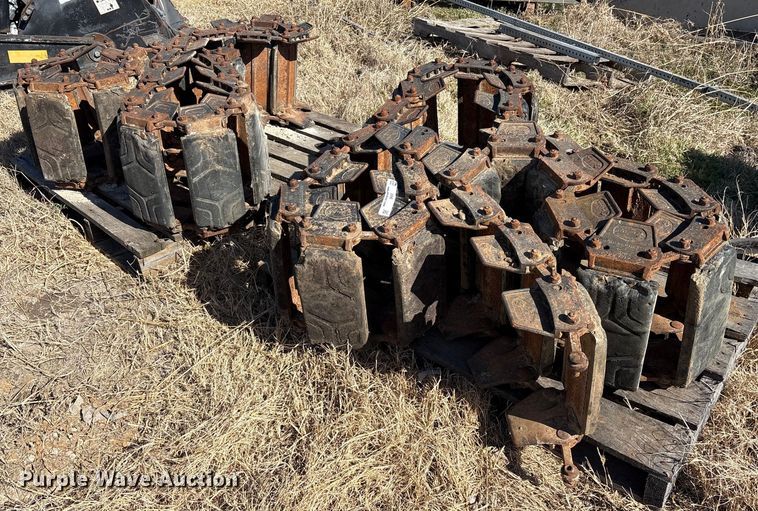 image for item ES8566 McLaren 12V8 skid steer over the tire tracks