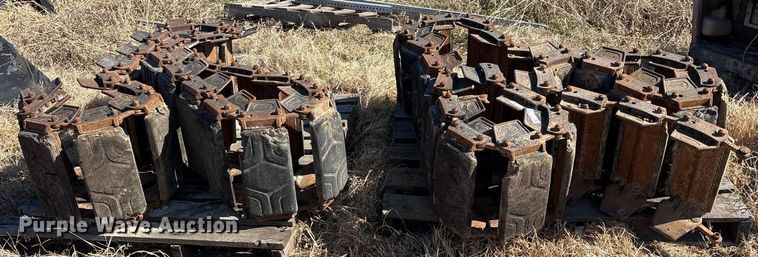 image for item ES8566 McLaren 12V8 skid steer over the tire tracks