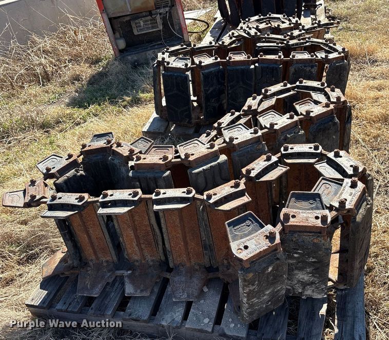 image for item ES8566 McLaren 12V8 skid steer over the tire tracks